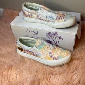 Sneakers/slip on shoes